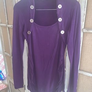 🌻Patty Boutik long sleeve maternity tee . Button details  Plum color Faux shrug